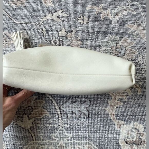 NWT Understated Leather crescent clutch with gold tone chain strap - Picture 6 of 7